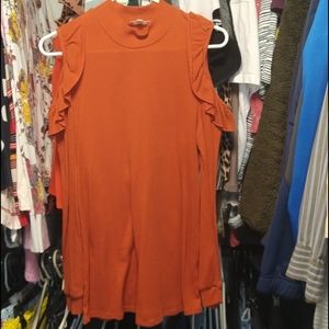 Cold shoulder with ruffles top